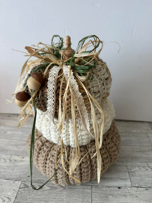Crotchet Stackable Pumpkin with Acron Accent